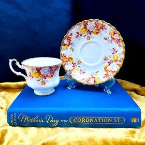 Royal Albert Lenora teacup and saucer set Vintage from the 1960’s